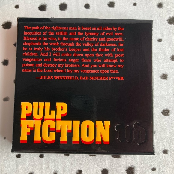 Urban Decay Pulp Fiction Mrs. Mia Wallace Eyeshadow Palette Rare New In Box - Picture 9 of 12